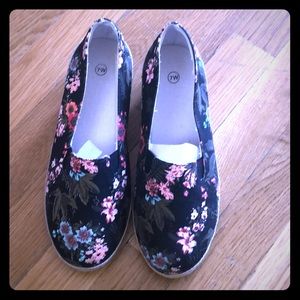 Floral canvas wedges